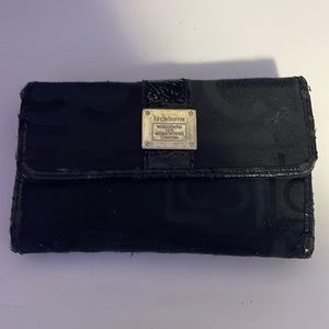 liz claiborne wallet. color:black, 14 different card slots, 2 zip pockets